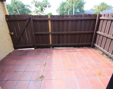 7446 Wynnewood Square - Photo Thumbnail 18