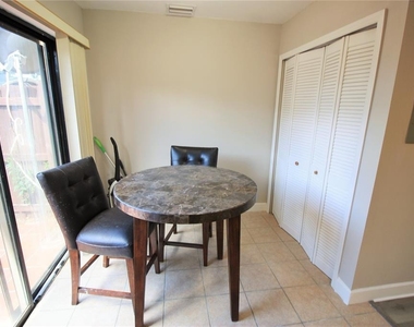7446 Wynnewood Square - Photo Thumbnail 4