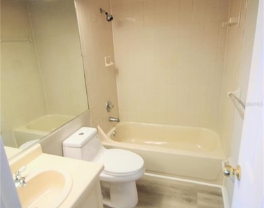 7446 Wynnewood Square - Photo Thumbnail 11