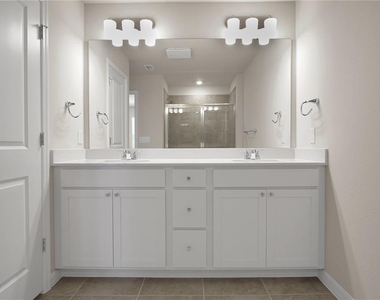 4292 Chester Springs Boulevard - Photo Thumbnail 17