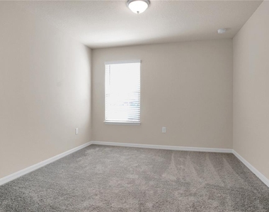 4292 Chester Springs Boulevard - Photo Thumbnail 28
