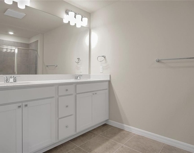 4292 Chester Springs Boulevard - Photo Thumbnail 16