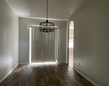 227 Pamona Street - Photo Thumbnail 6