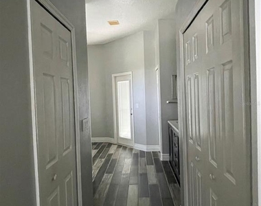 227 Pamona Street - Photo Thumbnail 11