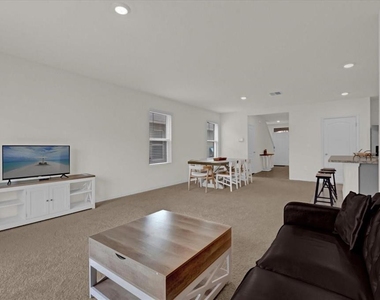 1444 Berry Lane - Photo Thumbnail 1