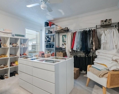 8142 Chianti Drive - Photo Thumbnail 25