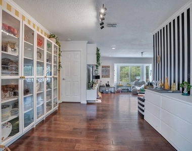 8142 Chianti Drive - Photo Thumbnail 9