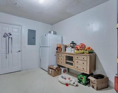 8142 Chianti Drive - Photo Thumbnail 31