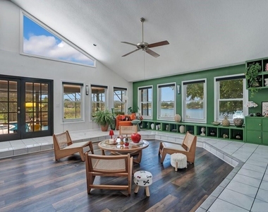 8142 Chianti Drive - Photo Thumbnail 5
