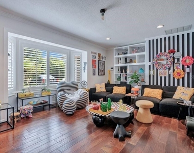 8142 Chianti Drive - Photo Thumbnail 11
