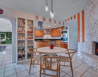 8142 Chianti Drive - Photo Thumbnail 18
