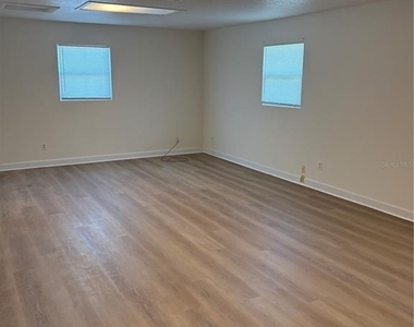 1100 Jamela Drive - Photo Thumbnail 6