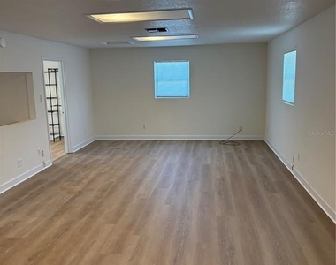 1100 Jamela Drive - Photo Thumbnail 4
