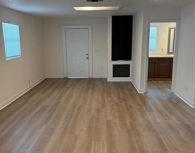 1100 Jamela Drive - Photo Thumbnail 5