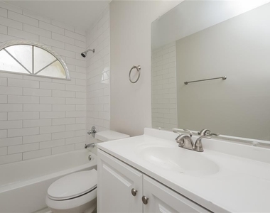 313 Caen Court - Photo Thumbnail 12