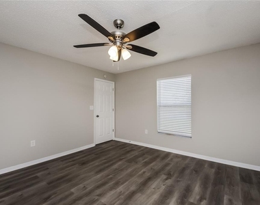 313 Caen Court - Photo Thumbnail 11