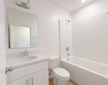 1162 Oak Bluff Drive - Photo Thumbnail 15