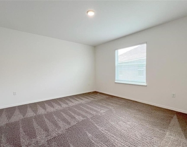 1162 Oak Bluff Drive - Photo Thumbnail 9