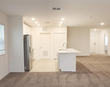 1162 Oak Bluff Drive - Photo Thumbnail 4