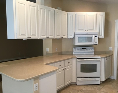 11824 Delfina Lane - Photo Thumbnail 8