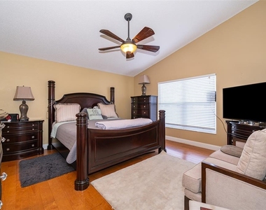 900 American Rose Parkway - Photo Thumbnail 17