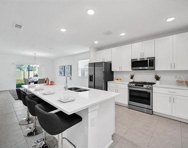 1154 Oak Bluff Drive - Photo Thumbnail 7
