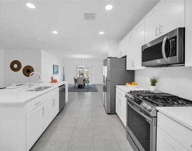 1154 Oak Bluff Drive - Photo Thumbnail 10