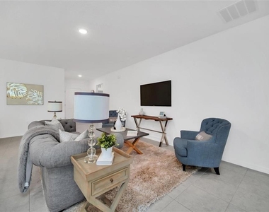 1154 Oak Bluff Drive - Photo Thumbnail 5