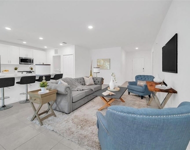 1154 Oak Bluff Drive - Photo Thumbnail 6