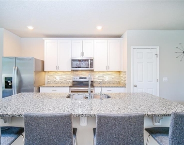 3881 Marbella Way - Photo Thumbnail 15