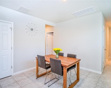 3881 Marbella Way - Photo Thumbnail 11