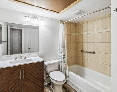 320 Black Oak Court - Photo Thumbnail 23