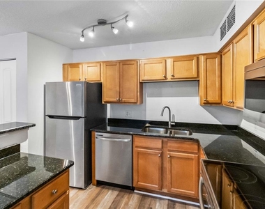 320 Black Oak Court - Photo Thumbnail 12