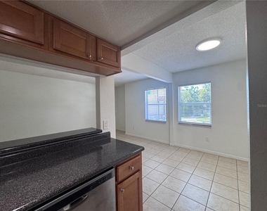 115 E Smith Street - Photo Thumbnail 8