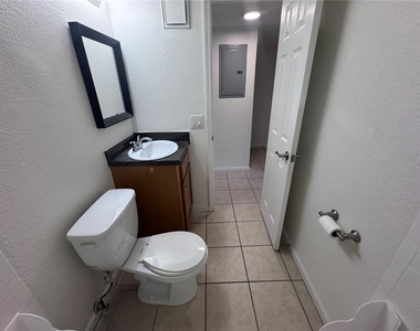 115 E Smith Street - Photo Thumbnail 11
