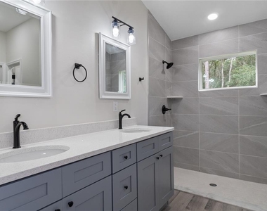 1768 E Bismark St - Photo Thumbnail 20