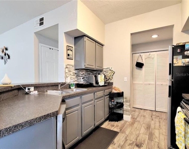 6025 Westgate Drive - Photo Thumbnail 9