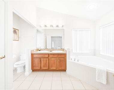 723 Old Bridge Circle - Photo Thumbnail 10
