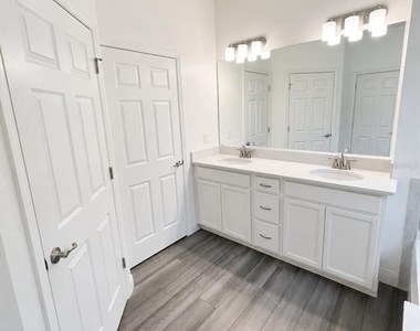 22 Oakleaf Way - Photo Thumbnail 8