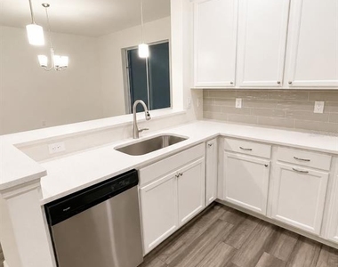 22 Oakleaf Way - Photo Thumbnail 2