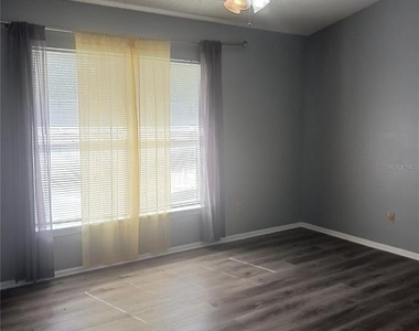 7706 Covedale Drive - Photo Thumbnail 8