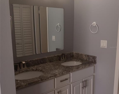 7706 Covedale Drive - Photo Thumbnail 9