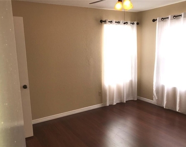 2550 N Alafaya Trail - Photo Thumbnail 9