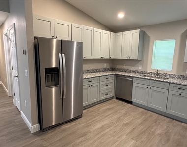 2108 South Street - Photo Thumbnail 7