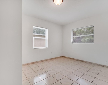 1040 San Luis Drive - Photo Thumbnail 27