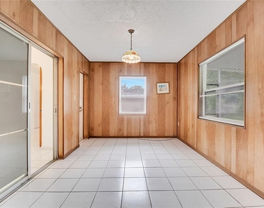 1040 San Luis Drive - Photo Thumbnail 14