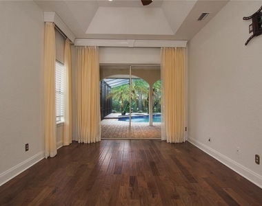 7725 Apple Tree Circle - Photo Thumbnail 22