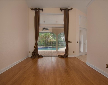 7725 Apple Tree Circle - Photo Thumbnail 7