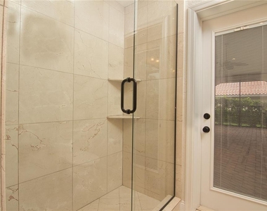 7725 Apple Tree Circle - Photo Thumbnail 14