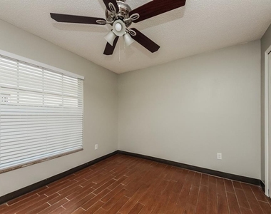 637 Regency Way - Photo Thumbnail 10